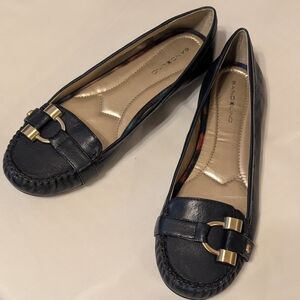 NIB New Bandolino Women's Dark Blue Leather Loafers Sz 8.5